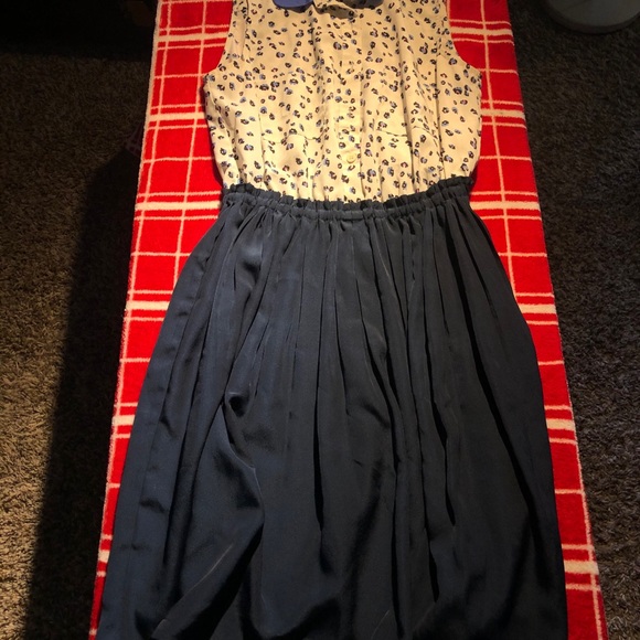 Casual Dress - Picture 2 of 3